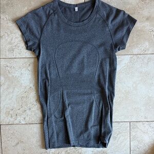 lululemon athletica Charcoal run swiftly Short Sleeve Tee